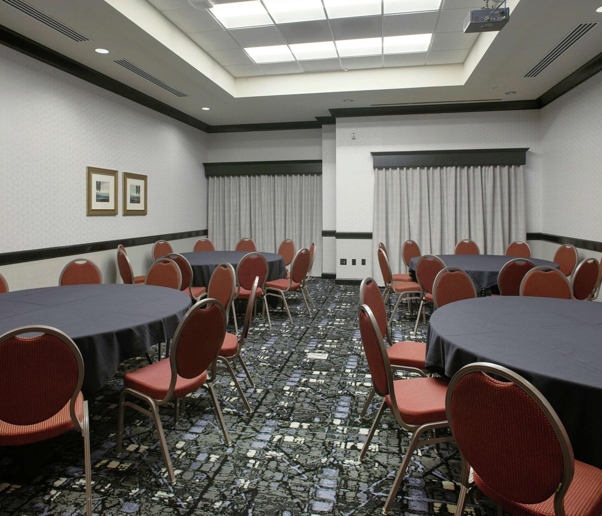 Doubletree Suites By Hilton Bentonville Eksteriør billede